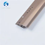 Teppich- und Fliesenübergang